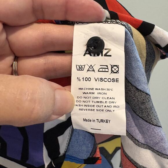 Big Dart Top Women Size US 12 Colorful Abstract Geometric Retro Graffiti Pop Art - Picture 9 of 10